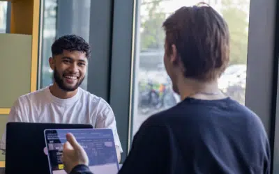Sociaal ondernemen loont: zó helpt The Young Digitals met jouw SROI-verplichting